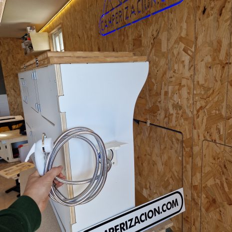 Volkswagen T5 y T6 Corta con ducha (2) Volkswagen T5 y T6 Corta con ducha (2)